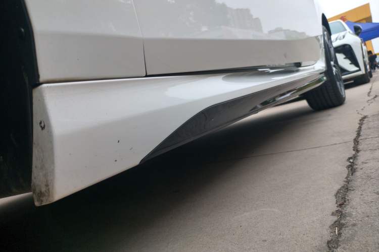 Used BMW 2 Series 2023 225i Four-Door Coupe M Sport Package Left Side Sill