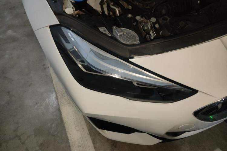 Used BMW 2 Series 2023 225i Four-Door Coupe M Sport Package Right Front Headlight