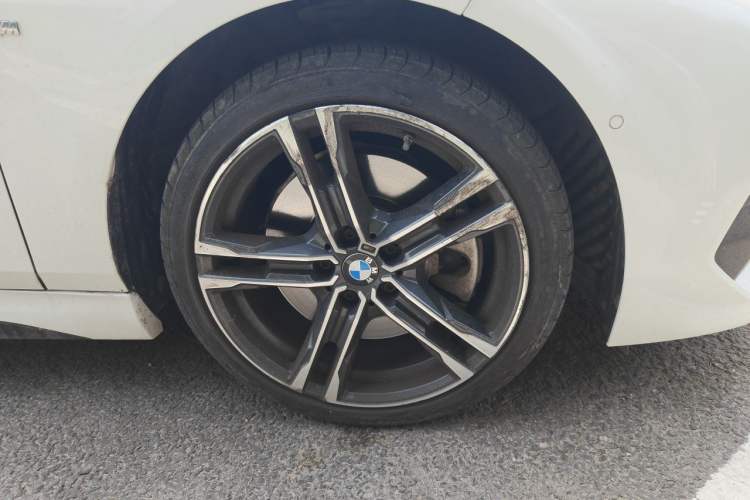 Used BMW 2 Series 2023 225i Four-Door Coupe M Sport Package Right Front Wheel Hub