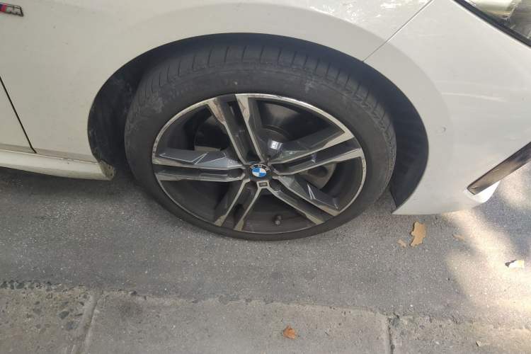 Used BMW 2 Series 2023 225i Four-Door Coupe M Sport Package Right Front Wheel Hub