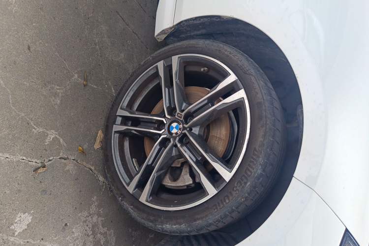 Used BMW 2 Series 2023 225i Four-Door Coupe M Sport Package Right Front Wheel Hub