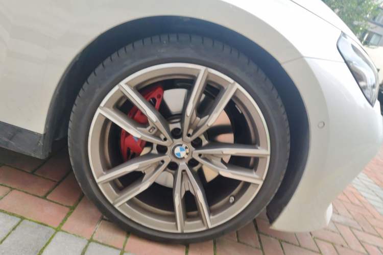 Used BMW 2 Series 2023 M240i Right Front Wheel Hub