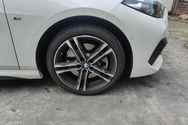 Used BMW 2 Series 2023 225i Four-Door Coupe M Sport Package Right Front Wheel Hub