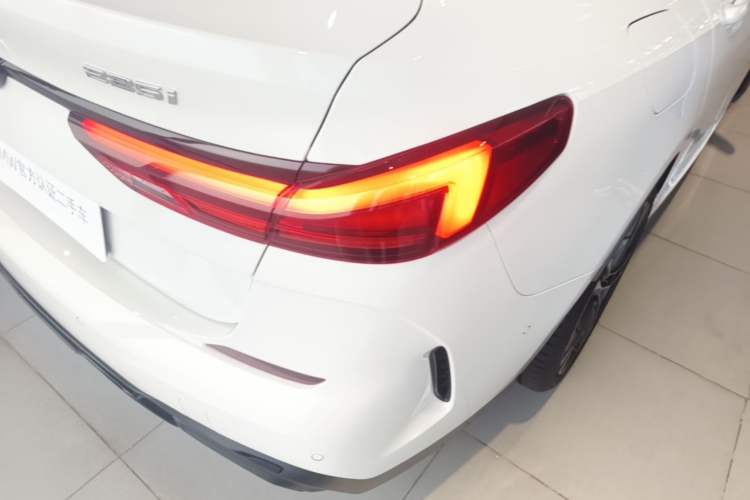 Used BMW 2 Series 2023 225i Four-Door Coupe M Sport Package Right Rear Taillight
