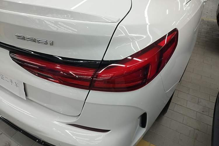Used BMW 2 Series 2023 225i Four-Door Coupe M Sport Shadowline Package Right Rear Taillight