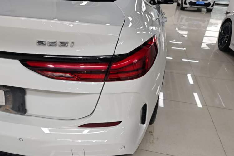 Used BMW 2 Series 2023 225i Four-Door Coupe M Sport Package Right Rear Taillight
