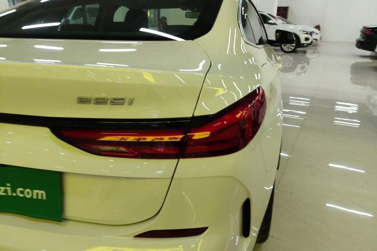 Used BMW 2 Series 2023 225i Four-Door Coupe M Sport Package Right Rear Taillight