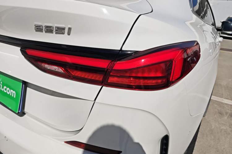 Used BMW 2 Series 2023 225i Four-Door Coupe M Sport Package Right Rear Taillight