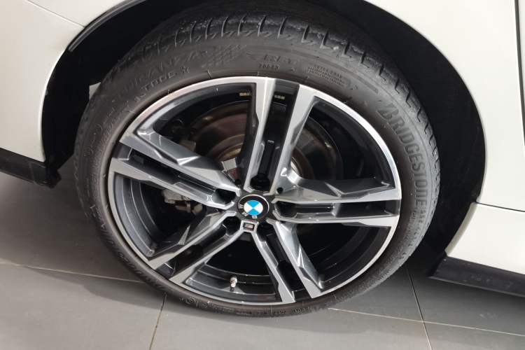 Used BMW 2 Series 2023 225i Four-Door Coupe M Sport Package Right Rear Wheel Hub