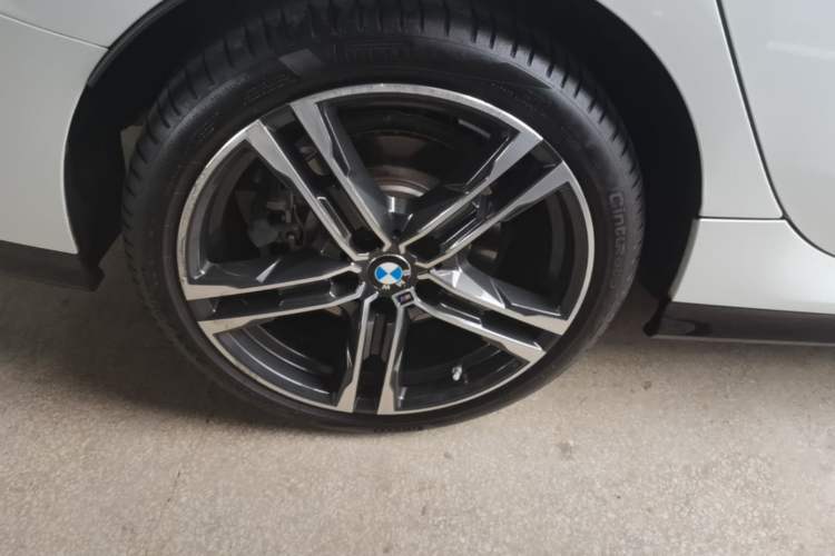 Used BMW 2 Series 2023 225i Four-Door Coupe M Sport Shadowline Package Right Rear Wheel Hub