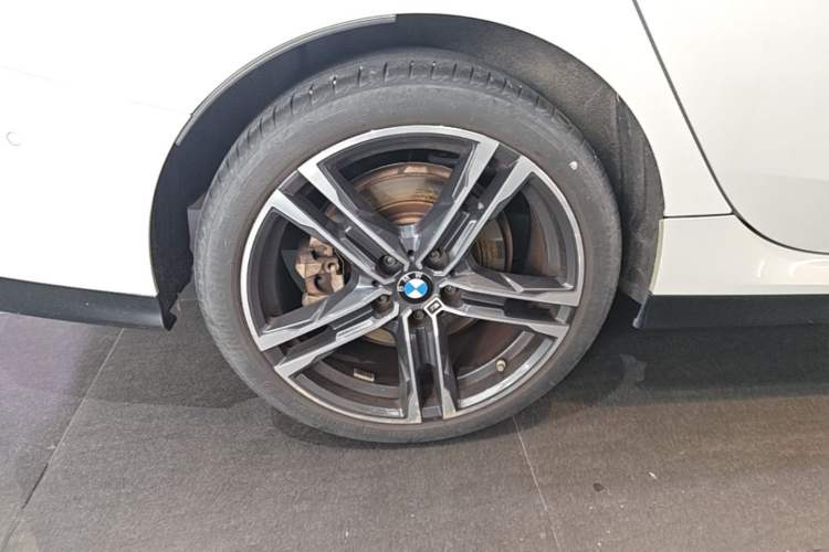 Used BMW 2 Series 2023 225i Four-Door Coupe M Sport Package Right Rear Wheel Hub