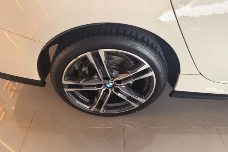 Used BMW 2 Series 2023 225i Four-Door Coupe M Sport Package Right Rear Wheel Hub
