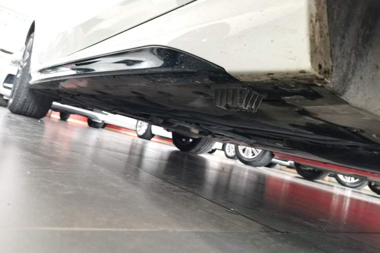 Used BMW 2 Series 2023 225i Four-Door Coupe M Sport Package Right Side Sill