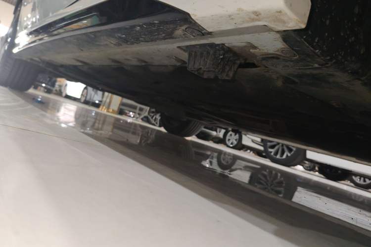 Used BMW 2 Series 2023 225i Four-Door Coupe M Sport Package Right Side Sill