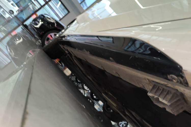 Used BMW 2 Series 2023 225i Four-Door Coupe M Sport Package Right Side Sill