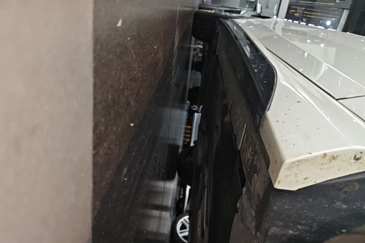 Used BMW 2 Series 2023 225i Four-Door Coupe M Sport Package Right Side Sill