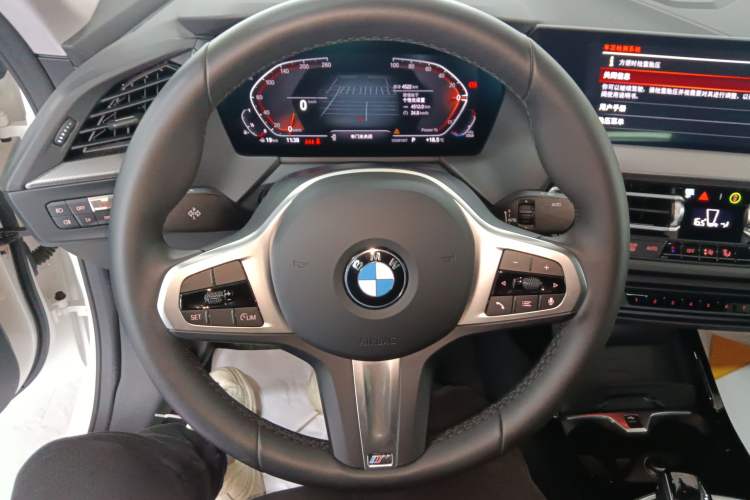 Used BMW 2 Series 2023 Facelifted 225i Four-Door Coupe M Sport Night Edition Package Steering Wheel