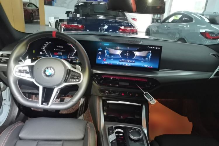 Used BMW 2 Series 2024 M240i Center Console