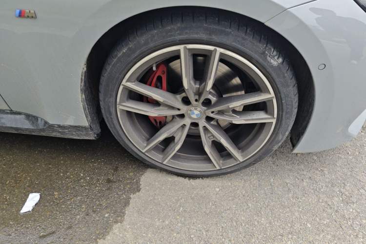 Used BMW 2 Series 2024 M240i Right Front Wheel Hub