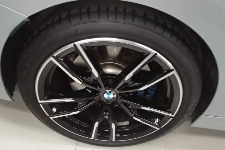 Used BMW 2 Series 2024 M240i Right Rear Wheel Hub
