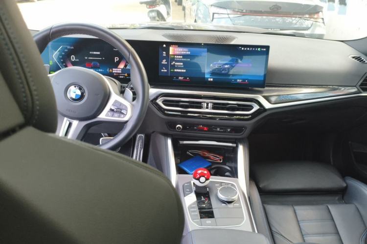 Used BMW 2 Series 2024 M240i Center Console