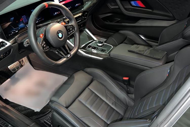 Used BMW 2 Series 2024 M240i Interior 2