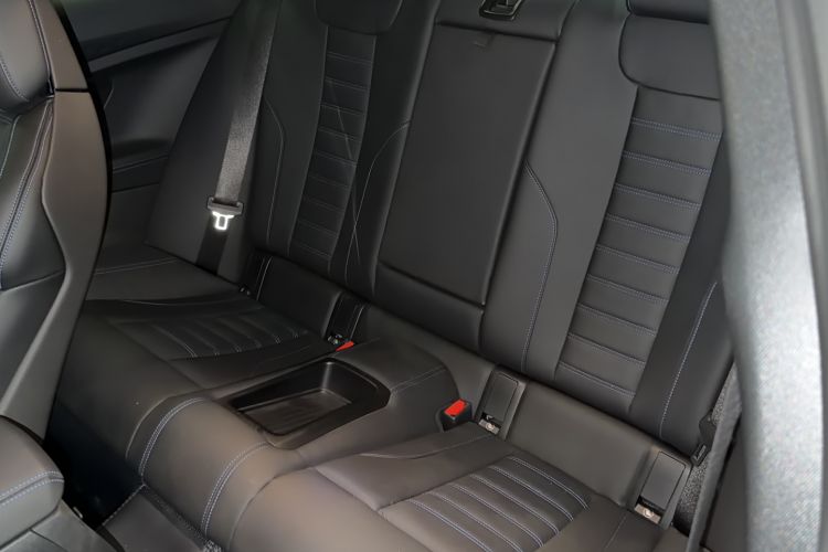 Used BMW 2 Series 2024 M240i Interior 4
