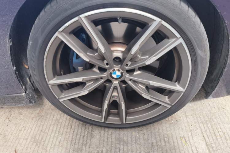 Used BMW 2 Series 2024 M240i Right Front Wheel Hub