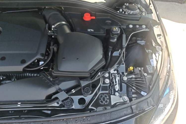 Used BMW 2 Series 2025 225L M Sport Package Engine Bay Left