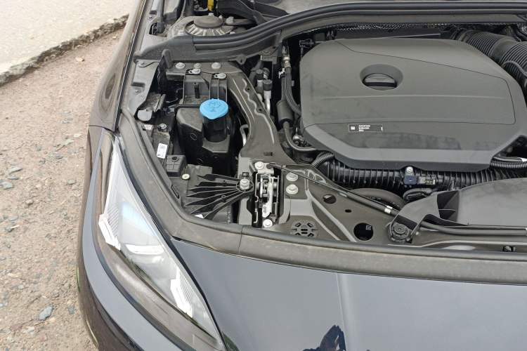 Used BMW 2 Series 2025 225L M Sport Night Edition Package Engine Bay Right