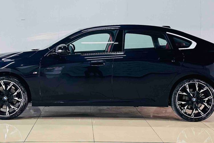 Used BMW 2 Series 2025 225L M Sport Package Exterior 3