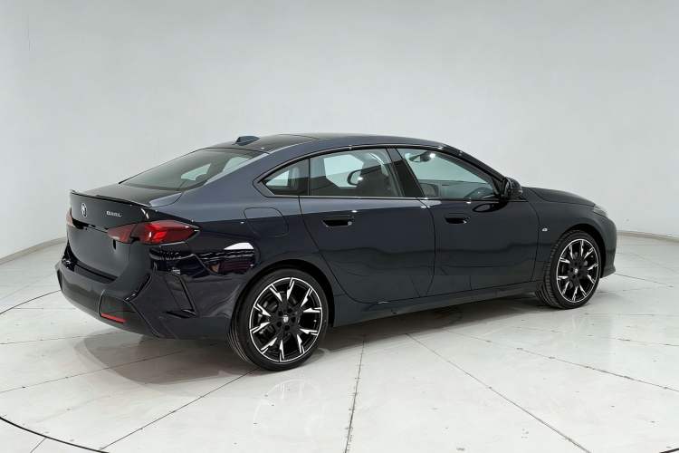 Used BMW 2 Series 2025 225L M Sport Night Edition Package Exterior 3