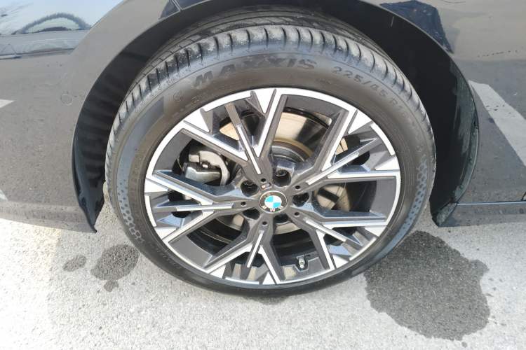 Used BMW 2 Series 2025 225L M Sport Package Exterior 4