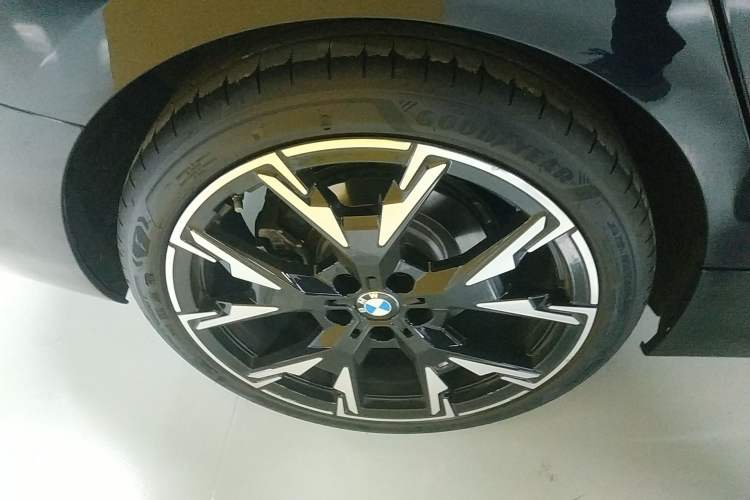 Used BMW 2 Series 2025 225L M Sport Night Edition Package Exterior 5