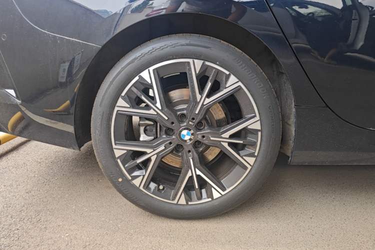 Used BMW 2 Series 2025 225L M Sport Package Exterior 5