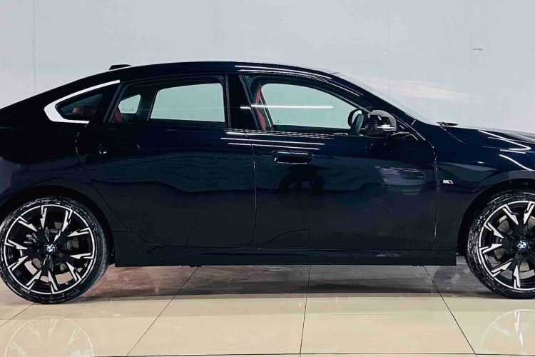 Used BMW 2 Series 2025 225L M Sport Package Exterior 6