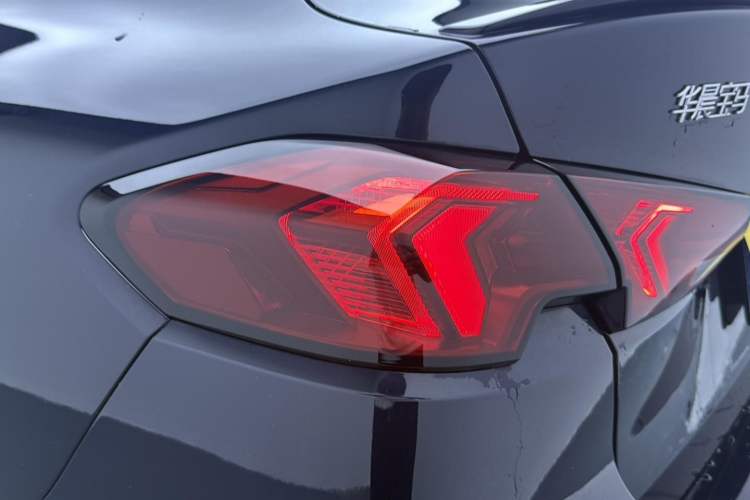 Used BMW 2 Series 2025 225L M Sport Night Edition Package Exterior 8