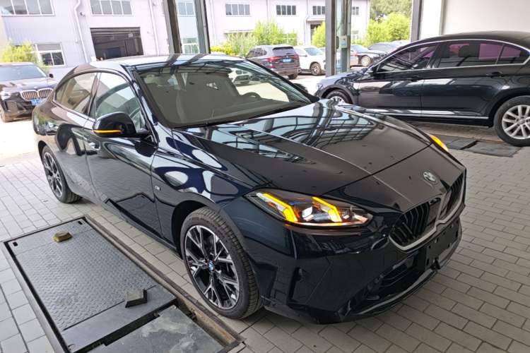 Used BMW 2 Series 2025 225L M Sport Package Front Right 45 Deg