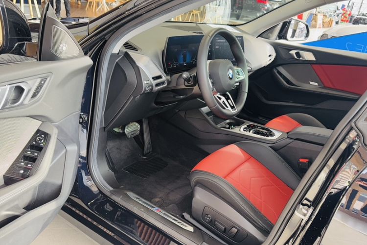 Used BMW 2 Series 2025 225L M Sport Night Edition Package Interior 1