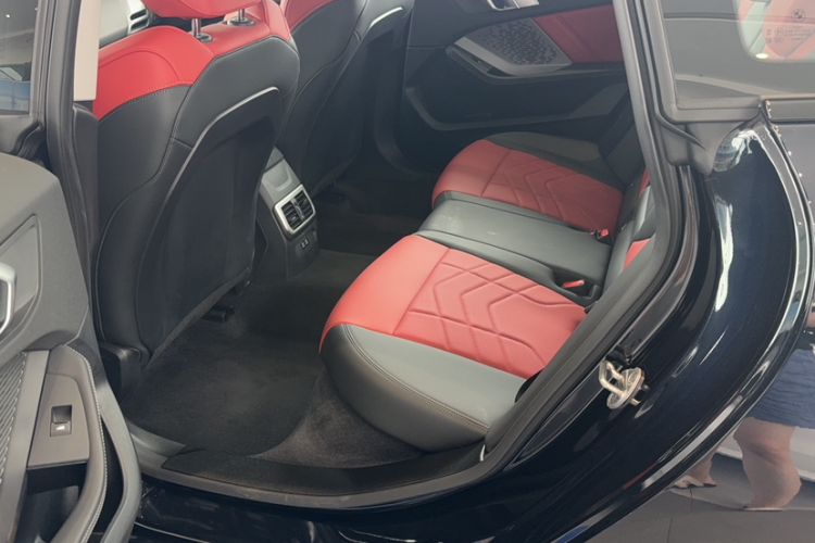Used BMW 2 Series 2025 225L M Sport Package Interior 2