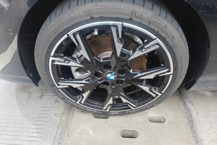 Used BMW 2 Series 2025 225L M Sport Night Edition Package Left Front Wheel Hub