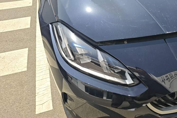 Used BMW 2 Series 2025 225L M Sport Package Right Front Headlight