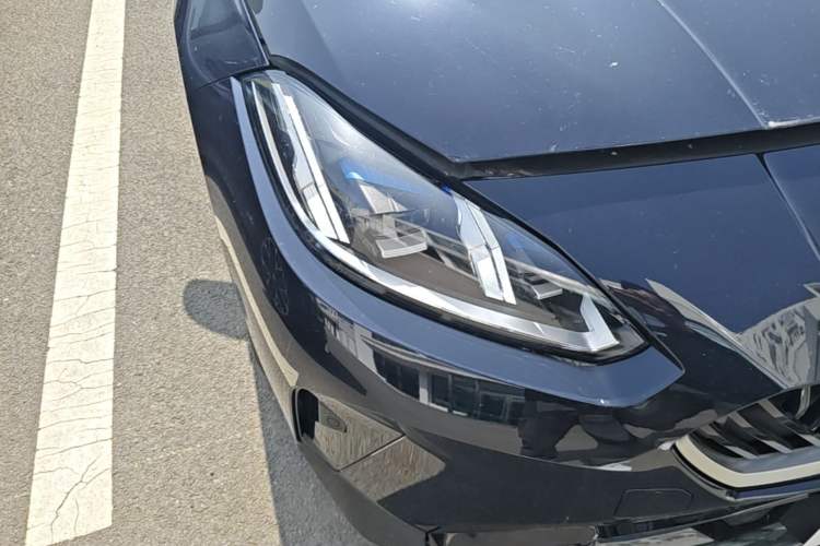 Used BMW 2 Series 2025 225L M Sport Package Right Front Headlight