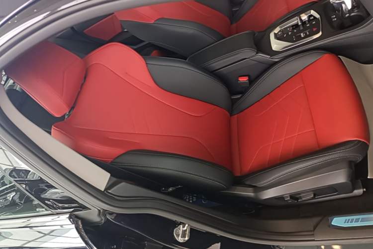 Used BMW 2 Series 2025 225L M Sport Package Right Front Seat
