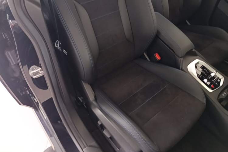 Used BMW 2 Series 2025 225L M Sport Night Edition Package Right Front Seat