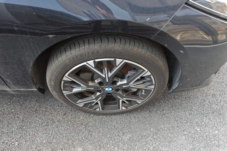 Used BMW 2 Series 2025 225L M Sport Package Right Front Wheel Hub
