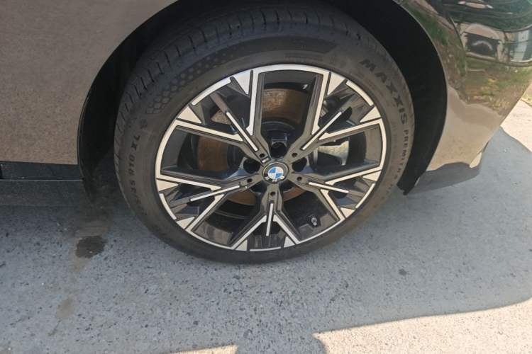 Used BMW 2 Series 2025 225L M Sport Package Right Front Wheel Hub