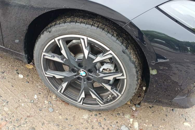 Used BMW 2 Series 2025 225L M Sport Night Edition Package Right Front Wheel Hub