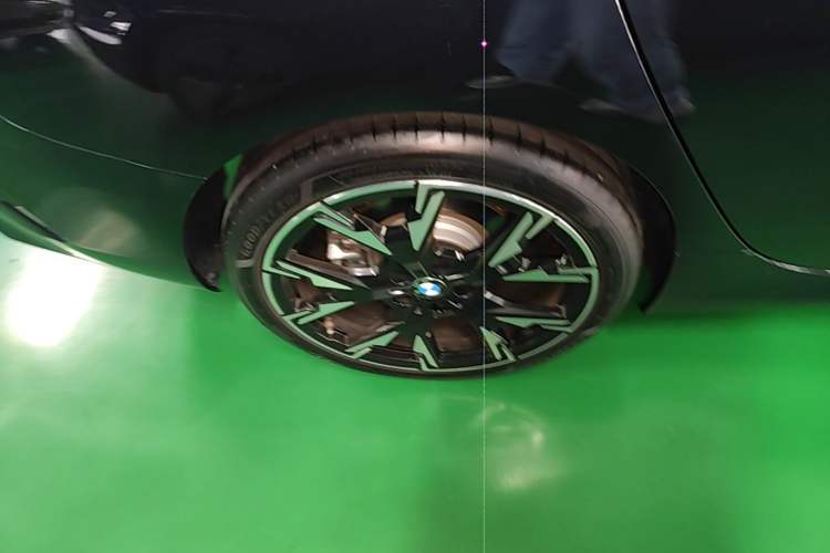 Used BMW 2 Series 2025 225L M Sport Night Edition Package Right Rear Wheel Hub