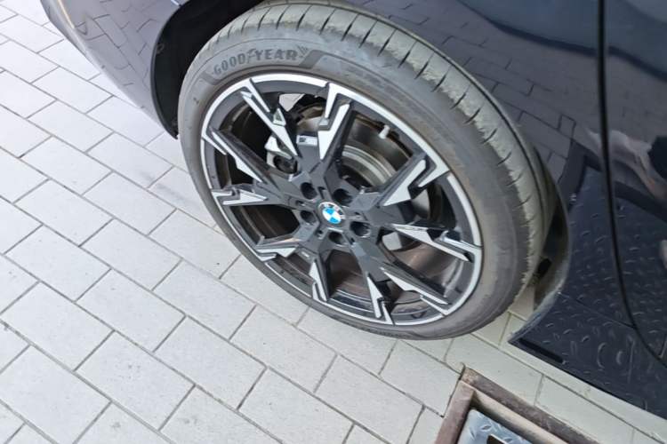 Used BMW 2 Series 2025 225L M Sport Night Edition Package Right Rear Wheel Hub